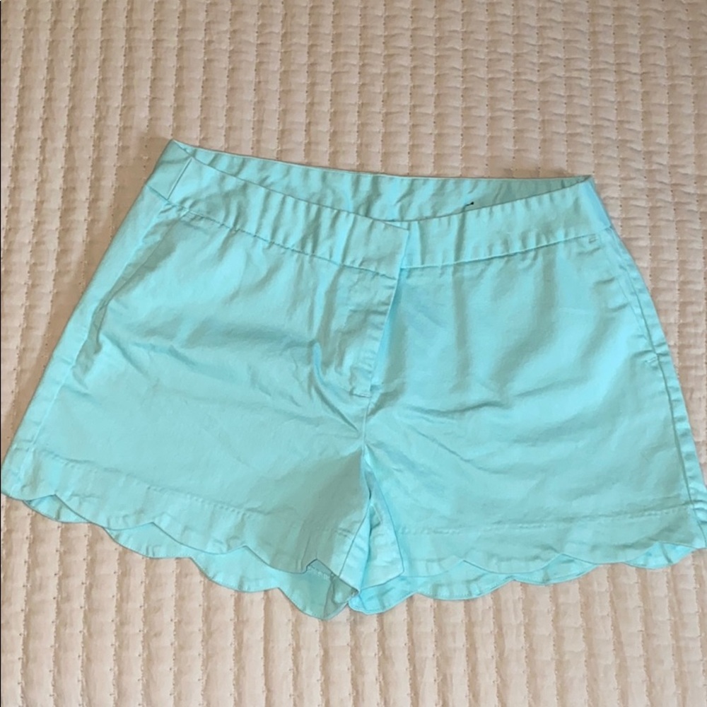 Mint Scalloped shorts